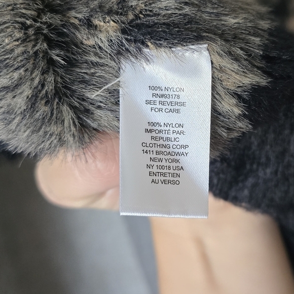 Elie Tahari Eyelash Faux Fur Houndstooth Crop Cardigan Sweater Beige Black Sz XS - Picture 5 of 5